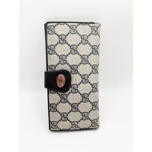 Gucci Authentic Vintage GG Logo Wallet